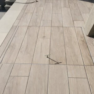 מכסה חדר מכונות בריכה מרוצף