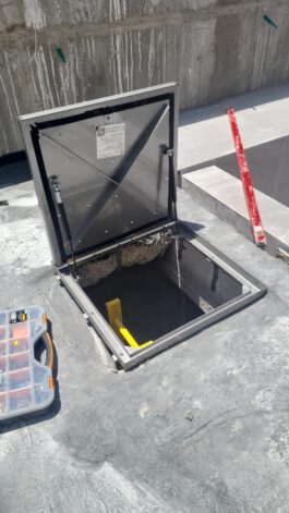 מכסה הידראולי לחדר מכונות בריכה מנירוסטה 316 110*110