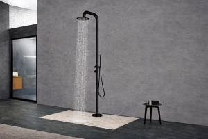 Read more about the article מקלחון חוץ נירוסטה 316 שחור דגם ML9008MB פתרון רחצה אדריכלי לחצר ולבריכה