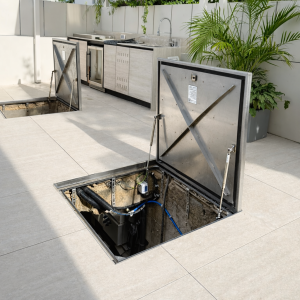 מכסה הידראולי לחדר מכונות בריכה מנירוסטה דלוקשרי